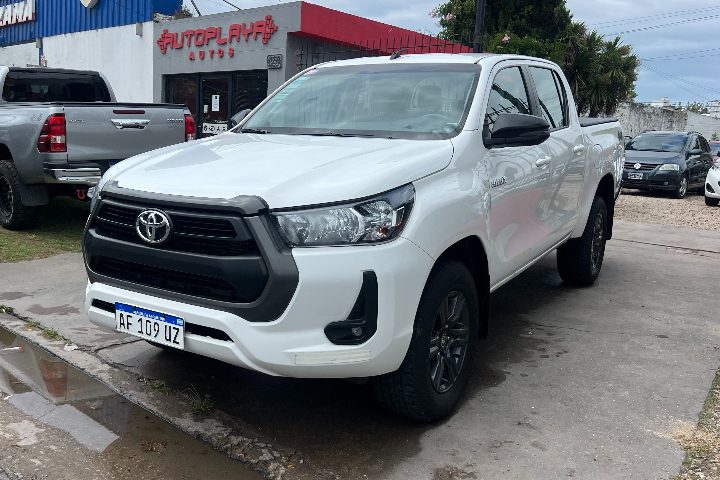 Toyota Hilux Sr 2.8 tdi