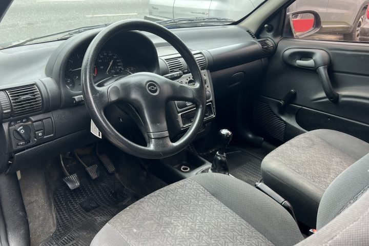 Chevrolet Corsa GL Diesel — Interior
