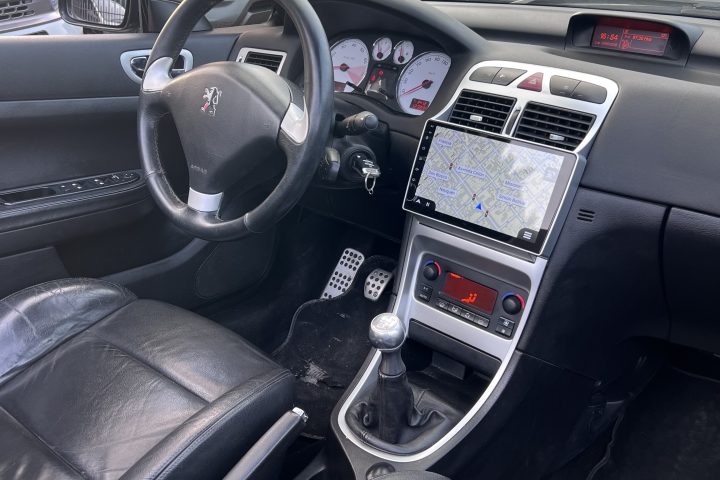 Peugeot 307 Cabriolet 2.0 Mt — Interior